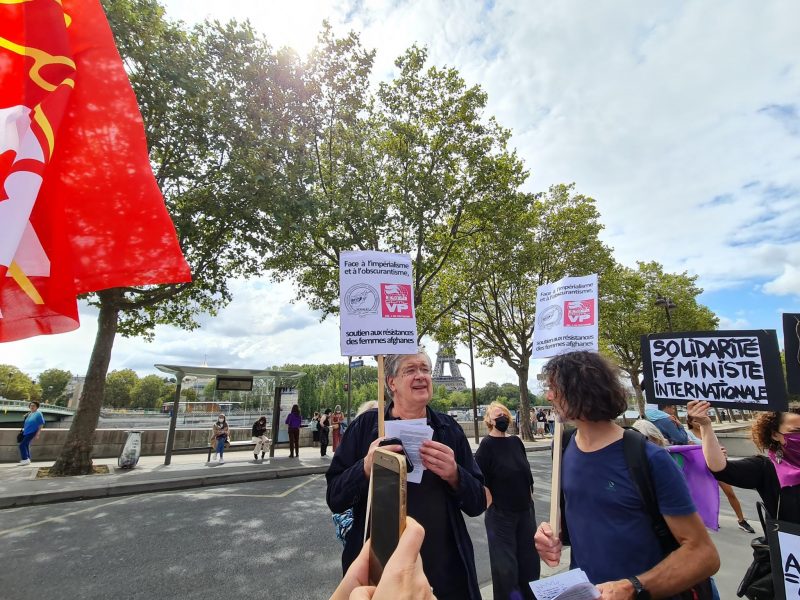 pancarte solidarité féministe internationale