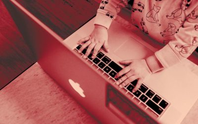 Non, on ne peut toujours pas télétravailler tout en gardant ses enfants !