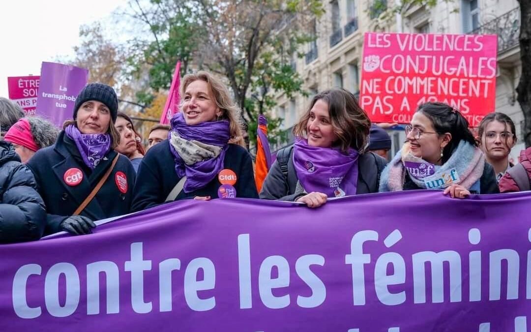 Les organisations syndicales et étudiantes à la banderole de la manifestation du 23 novembre 2024 contre les violences sexistes et sexuelles